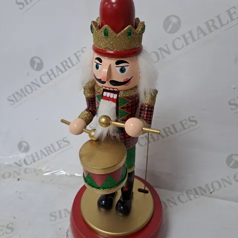 BOXED OUTLET 32CM WOODEN ANIMATED MUSICAL NUTCRACKER