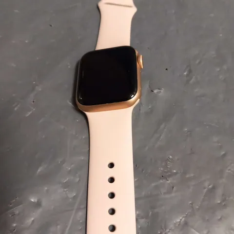 APPLE WR-50M SERIES 4 WRIST WATCH