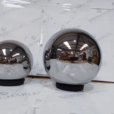 BOXED KELLY HOPPEN SET OF 2 INDOOR OUTDOOR PRELIT GLASS DECOR - REFLECTIVE ORBS