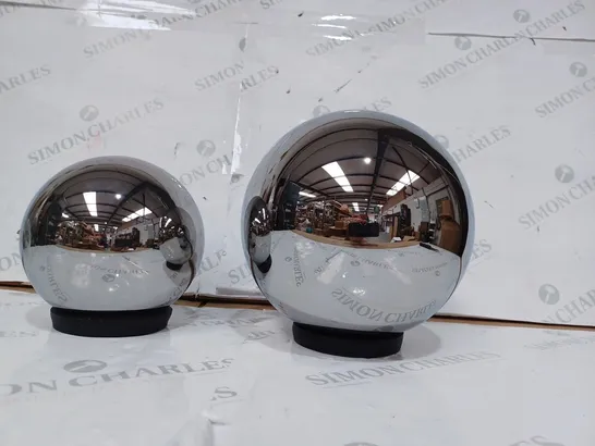 BOXED KELLY HOPPEN SET OF 2 INDOOR OUTDOOR PRELIT GLASS DECOR - REFLECTIVE ORBS