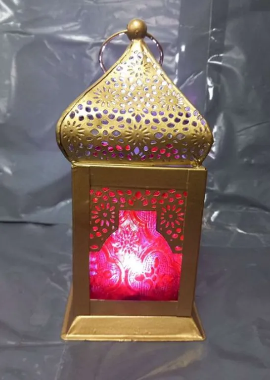 BOX OF APPROXIMATELY 18 DOORBUSTER - HANDMADE MOROCCAN STYLE LED LANTERN WITH GOLDEN FINISH (3XAAA BATTERY REQUIRED) - RED