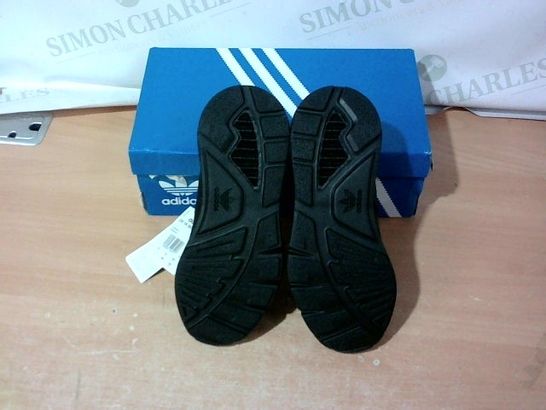 BOXED PAIR OF ADIDAS TRAINERS SIZE 5.5