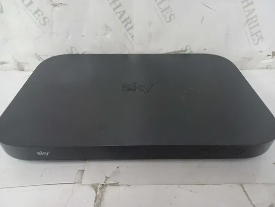 SKY Q BOX - ES130