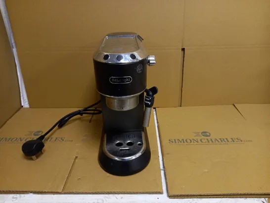 DE'LONGHI DEDICA COFFEE MACHINE