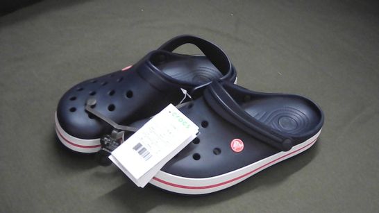 CROCS CROCBAND NAVY RELAXED FIT UK SIZE 7/8 
