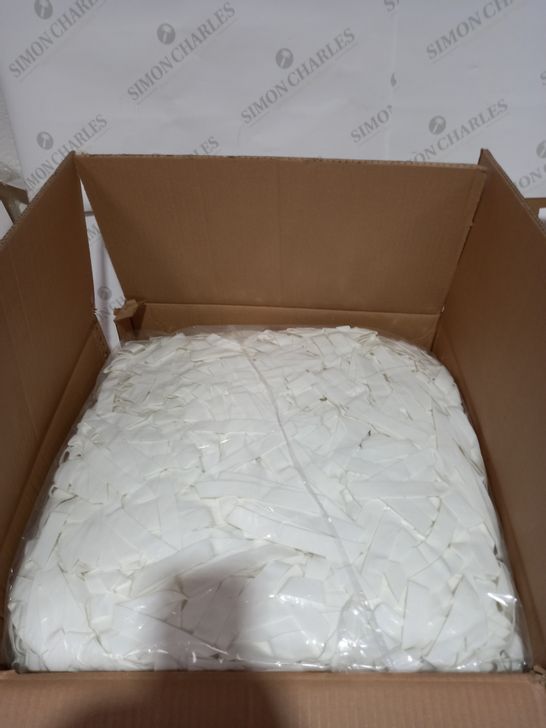 BOX OF LARGE QUANTITY OF PLAIN WHITE WOVEN 20MM ELASTIC 