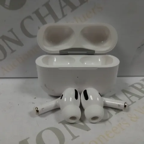 NON-BRANDED TRUE WIRELESS BLUETOOTH EARBUDS IN WHITE