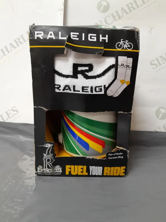 RALEIGH MUG AND SOCKS GIFT SET