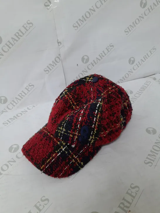 RIVER ISLAND BASEBALL CAP IN RED PLAID ON SIZE