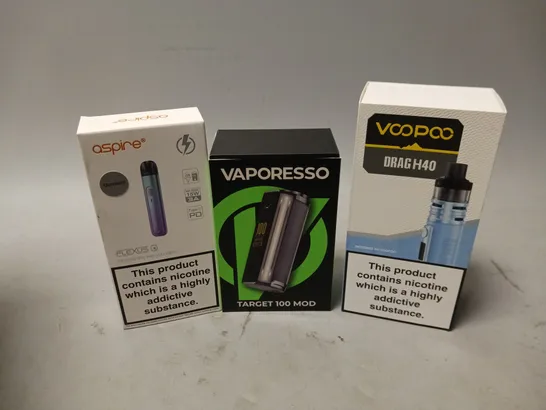 APPROXIMATELY 20 VAPES, E-CIGARETTES & ACCESSORIES TO INCLUDE VOOPOO DRAG H40, VAPORESSO TARGET 100 MOD, ASPIRE FLEXUS, ETC