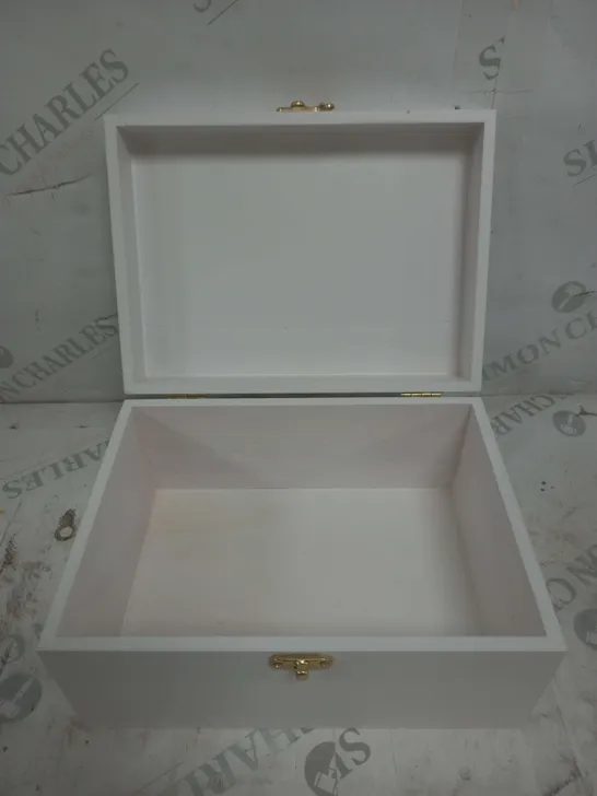 PERSONALISED MAKEUP BOX RRP £31.99