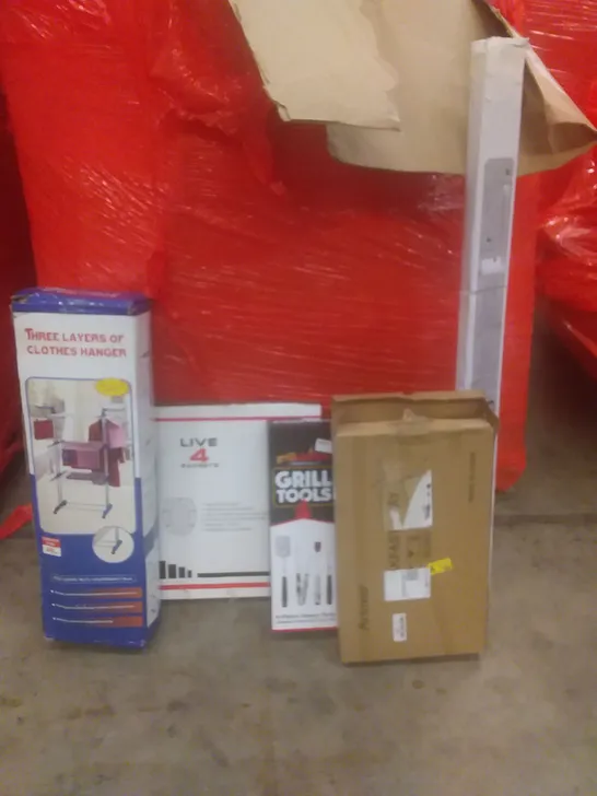 PALLET OF ASSORTED ITEMS INCLUDING LED BATTEN LIGHT, GRILL TOOLS, CLOTHES HANGER, TOILET SEAT, BREAKFAST TRAY