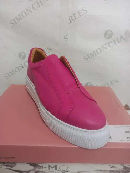 MODA IN PELLE SLIP ON TRAINERS IN PINK SIZE 5