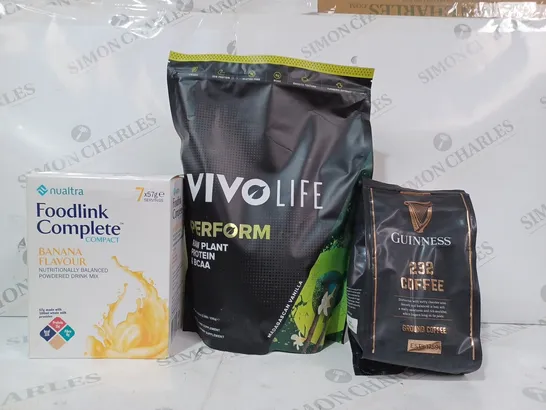 APPROXIMATELY 5 ASSORTED FOOD & DRINK ITEMS TO INCLUDE GUINNESS COFFEE, VIVO LIFE PERFORM RAW PLANT PROTEIN & BCAA, NUALTRA FOODLINK COMPLETE COMPACT BANANA FLAVOUR, ETC