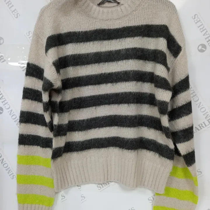 SWEATER IN CREAM/BLACK/LIME - SMALL 4593355-Simon Charles Auctioneers