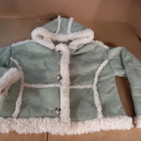 URBAN OUTFITTERS FAUX FUR COAT IN GREEN/CREAM - M