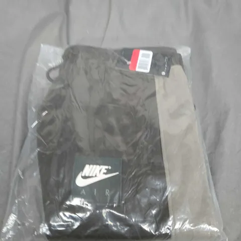 BAGGED NIKE AIR MAX TRACKSUIT BOTTOMS SIZE L