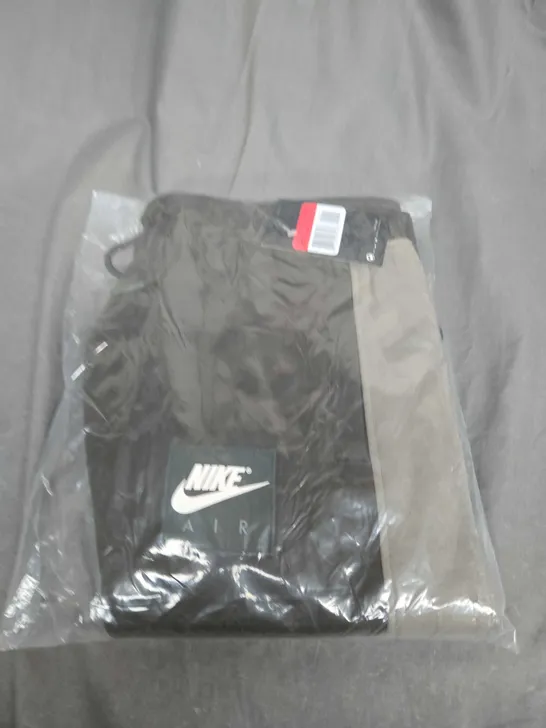 BAGGED NIKE AIR MAX TRACKSUIT BOTTOMS SIZE L