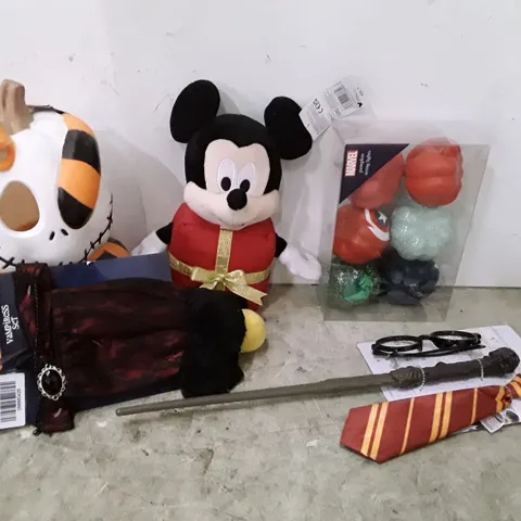 BOX CONTAINING ASSORTED BRAND NEW HALLOWEEN DECORATIONS & MICKEY IN PRESENT TOYS