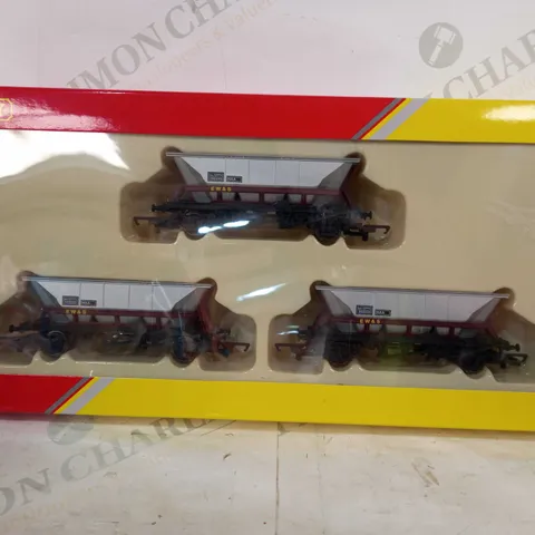 HORNBY RAILROAD 00 GAUGE HOPPER WAGONS