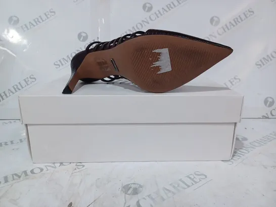 BOXED PAIR OF REISS DAPHNE SLINGBACK HEELS IN POMEGRANATE SIZE 5