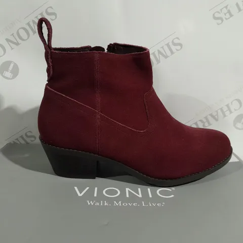 BOXED PAIR OF VIONIC VERA ANKLE BOOTS IN BURGUNDY - SIZE 3