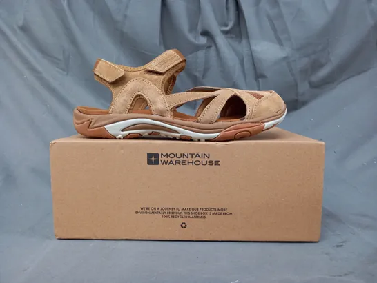 BOXED PAIR OF MOUNTAIN WAREHOUSE SUSSEX WOMEN'S COVERED SANDALS IN BROWN UK SIZE 5