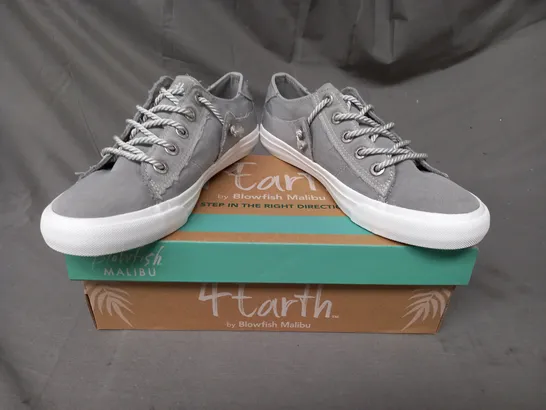 BOXED PAIR OF BLOWFISH MALIBU 4 EARTH SHOES IN GREY SIZE 7