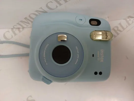 FUJIFILM INSTAX MINI 11 INSTANT DIGITAL CAMERA IN LIGHT BLUE