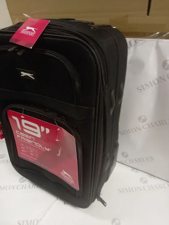 SLAZENGER 19" CABIN FRIENDLY LUGGAGE CASE