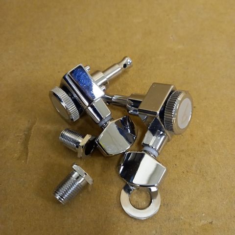 FENDER 990818500 LOCKING STRATOCASTER & TELECASTER TUNING MACHINES, CHROME VINTAGE BUTTONS
