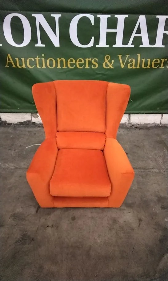 QUALITY DESIGNER LOUNGE CO ARMCHAIR IN BRIGHT ORANGE PLUSH FABRIC 