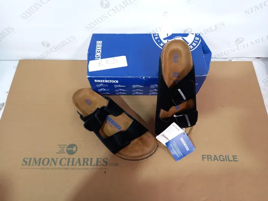 BOXED PAIR OF BIRKENSTOCK SANDALS SIZE 41