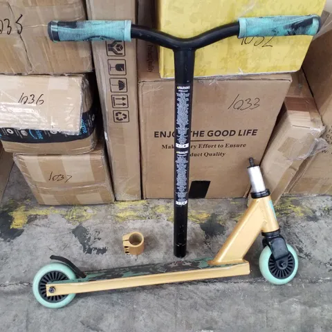 BOXED KIDS SCOOTER