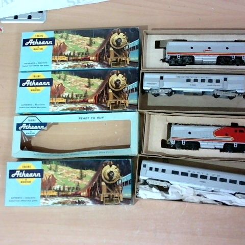 LOT OF 4 ASSORTED ATHEARN MODEL TRAIN CARRIAGES