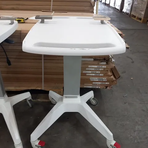 ADJUSTABLE HEIGHT MOBILE DESK UNIT WITH METAL BRACKETS