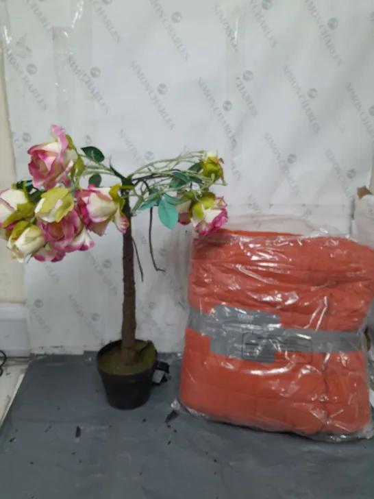 CAGE OF APPROXIMATELY 10 ASSORTED ITEMS TO INCLUDE - COZEE HOME BEDSPREAD, GARDEN REFLECTION DECORATIVE TREE, AND GARDEN RELFECTION TIERED SYSTEM ETC. 