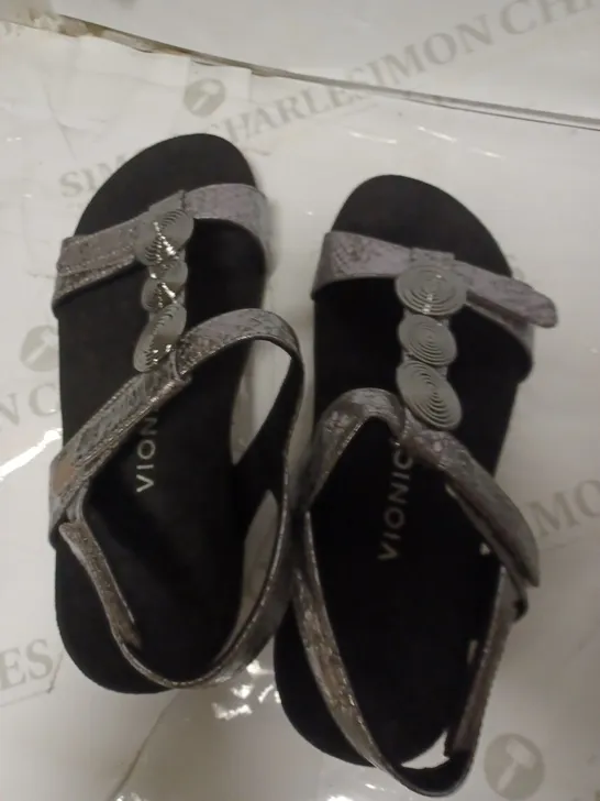 VIONIC REST FARRA MET SNK CHARCOAL SANDALS SIZE 6