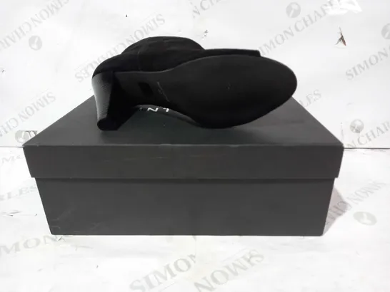 BOXED PAIR OF MINT VELVET QUINN BLACK SUEDE ANKLE BOOTS EU SIZE 40