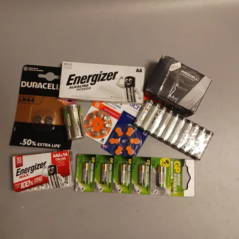 LOT OF APPROX 8 ASSORTED BRANDS AND SIZE BATTERIES TO INCLUDE ENERGIZER AA AND AAA, GP 12A AND SCRIVENS HEARING AID BATTERIES ETC