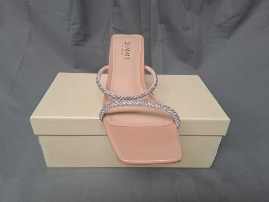 BOXED PAIR OF SIMMI LONDON OPEN TOE BLOCK HEEL SANDALS IN NUDE UK SIZE 6