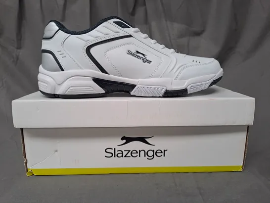 BOXED PAIR OF SLAZENGER TENNIS SHOES IN WHITE/NAVY UK SIZE 11