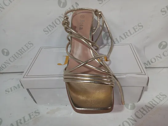 BOXED PAIR OF JOIA OPEN TOE STRAPPY BLOCK HEEL SANDALS IN METALLIC GOLD EU SIZE 39