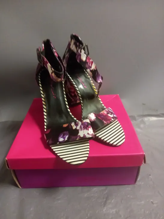 DOLCIS LADIES HIGH HEELED SANDALS PURPLE FLORAL SIZE 6