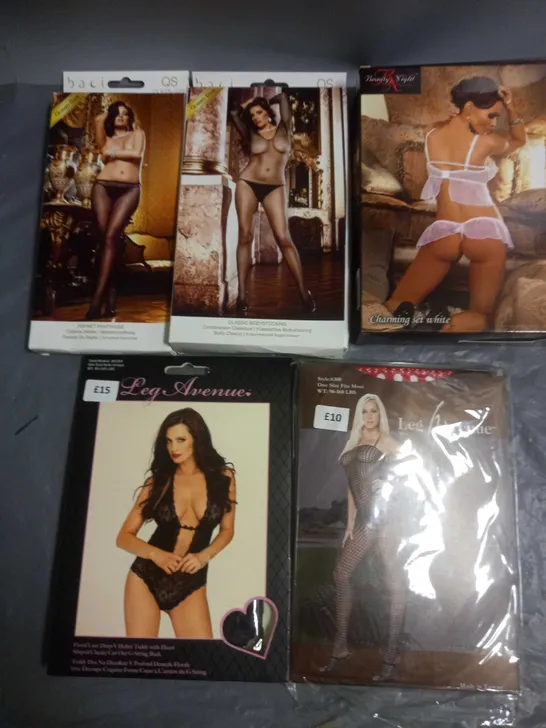 LOT OF 5 ASSORTED BOXED WOMENS LINGERIE ITEMS IN VARIOUS SIZES - 2x queen size, 2x one size and 1x l/xl