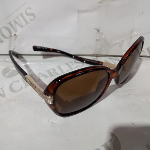 DUNE SUNGLASSES IN TORTOISE SHELL PATTERN