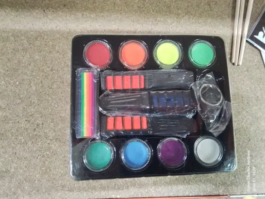 4 BOXES OF BOXED CREAMIFY RAINBOW UV FACE PAINTING SETS