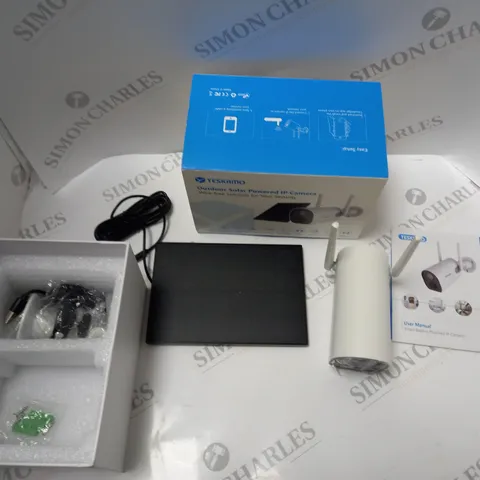 BOXED YESKAMO OUTDOOR SOLAR POWERED IP CAMERA, WITH FITTINGS AND INSTRUCTIONS