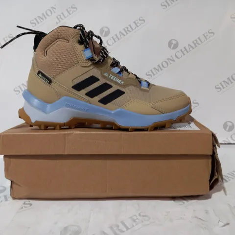BOXED PAIR OF ADIDAS TERREX AX4 MID GTX ANKLE BOOTS IN SAND/BLUE UK SIZE 4.5