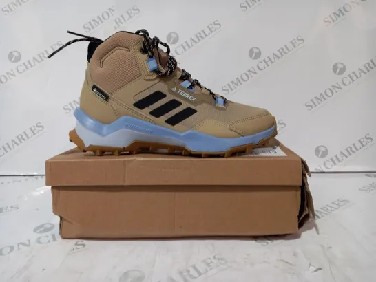 BOXED PAIR OF ADIDAS TERREX AX4 MID GTX ANKLE BOOTS IN SAND/BLUE UK SIZE 4.5